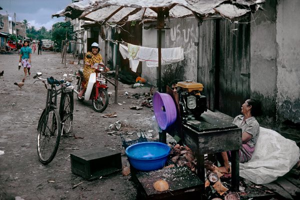 Scène de rue - Brastaggi - Sumatra - Indonésie, 1987