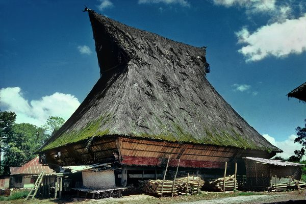 Lingga, demeure coutumière - Sumatra - Indonésie, 1987