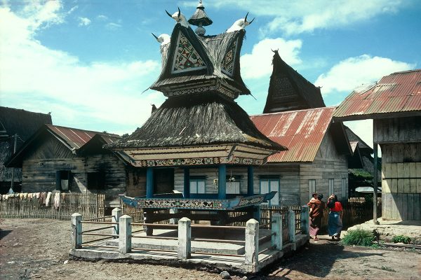 Maisons plus modernes et confortables - Linga, Sumatra - Indonésie, 1987