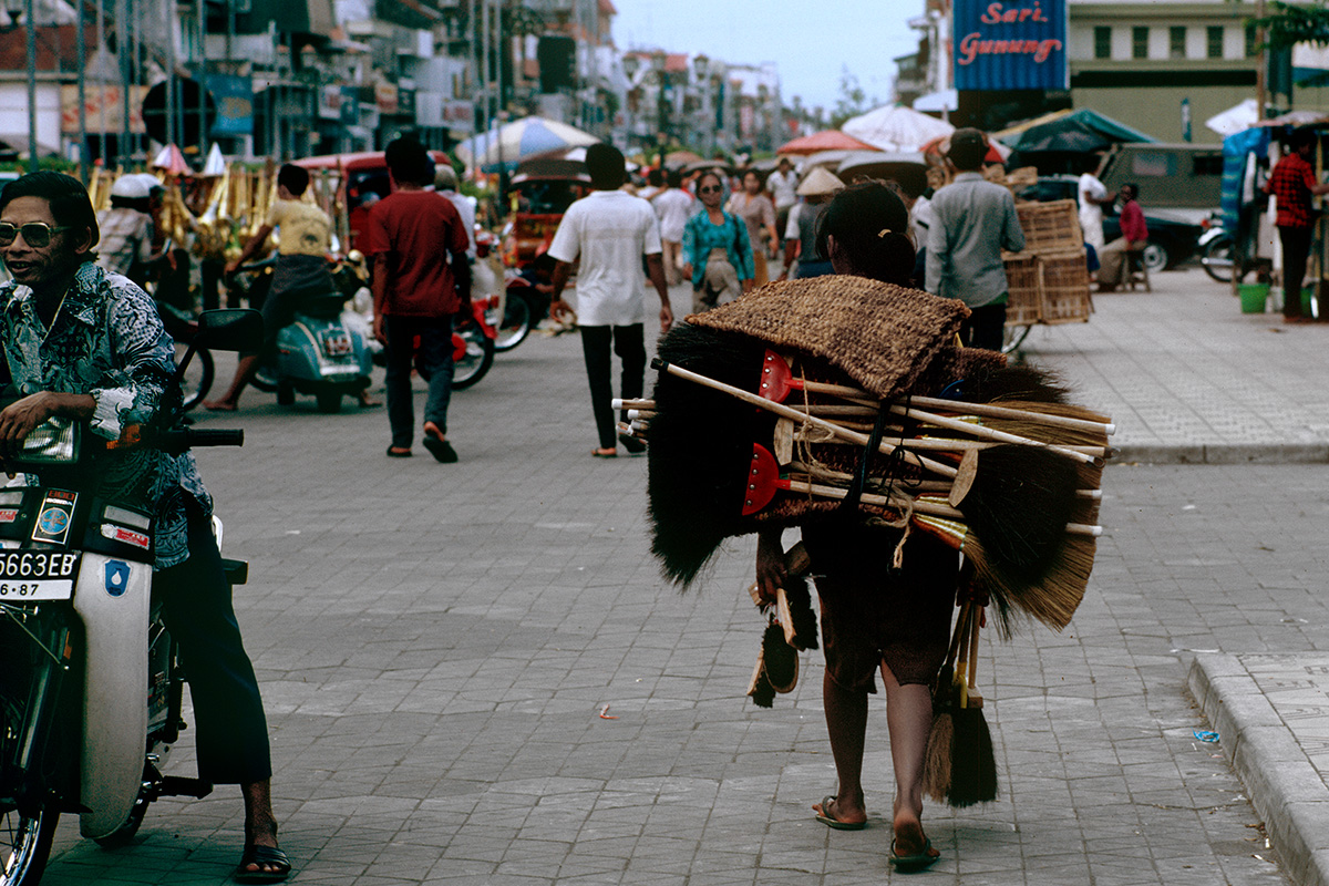 Scène de rue - Yogyakarta - Indonésie, 1987